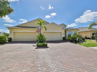 704 Chipper Dr, Sun City Center, FL 33573