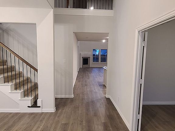 2nd image of 3301 Glendale Dr