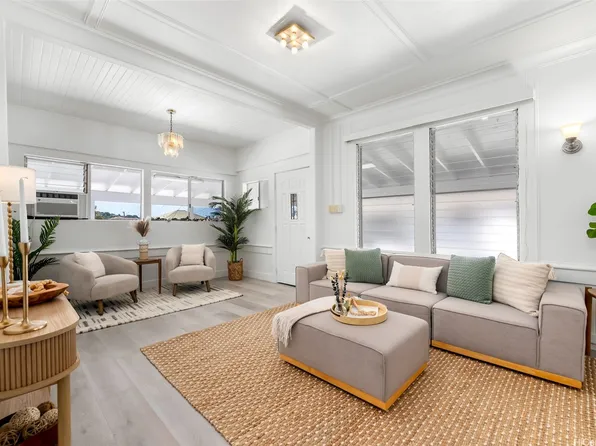 2422 Rooke Ave, Honolulu, HI 96817