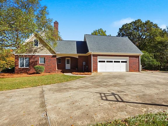 5th image of 4628 Dovefield Ln