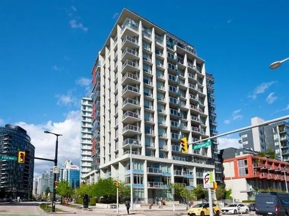 111 E 1st Ave #905, Vancouver, BC V6A 0E9