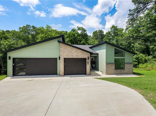 107 Overton Dr, Bella Vista, AR 72714