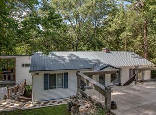359 Hurricane Ln, Silver Point, TN 38582