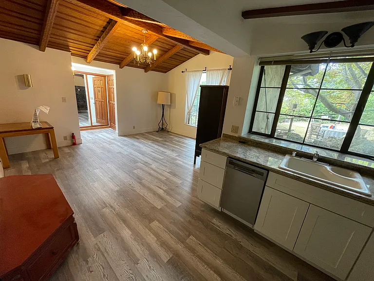 117 Southampton Ave #ADU — Photo 6