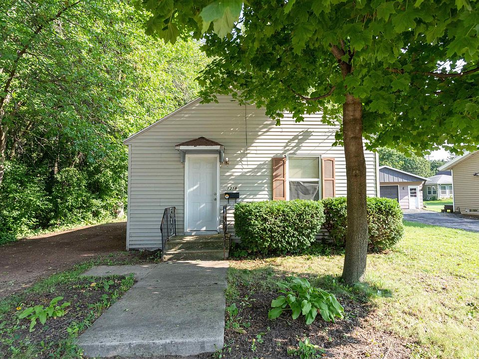 1318 E Calumet St, Appleton, WI 54915 Zillow