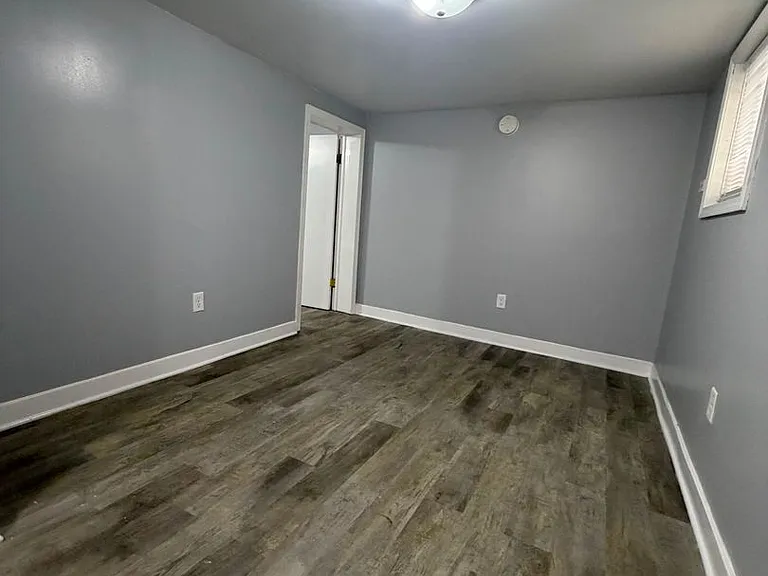 4828 Melville Ave — Photo 9