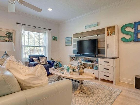 4th image of 16 W Shady Oaks Ln Unit B