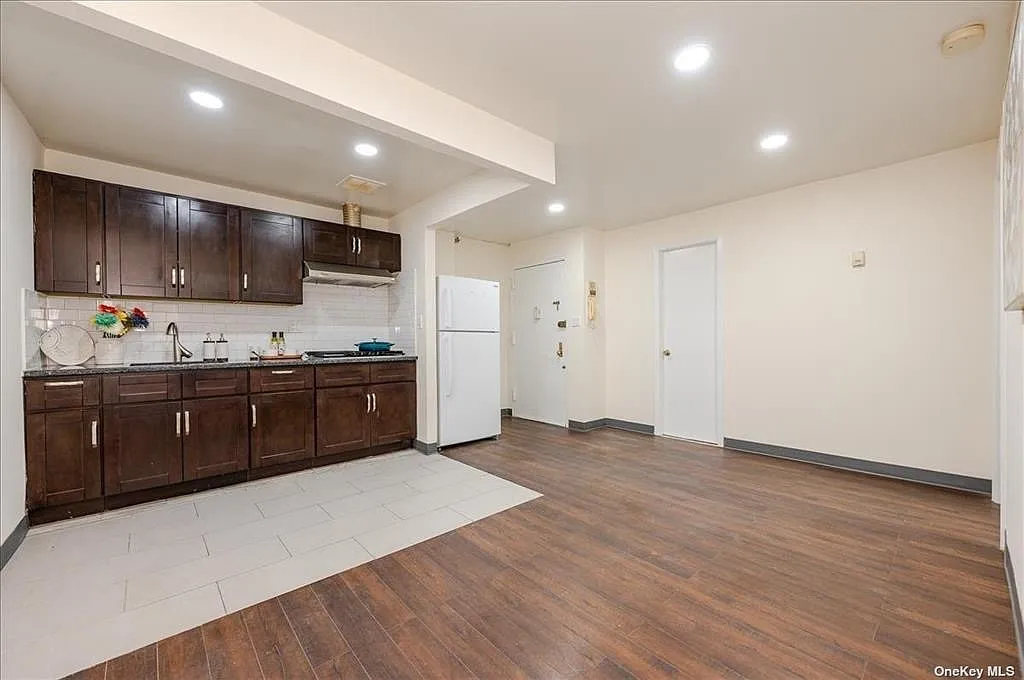 2 bed, 820 sqft, $2,480 — Photo 1