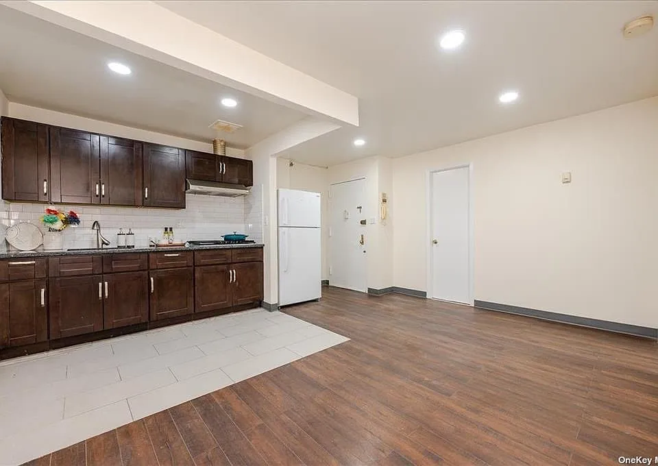 14423 Barclay Ave #L3