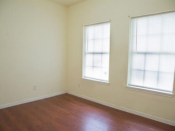 3rd image of 11512 Mollymac Ln