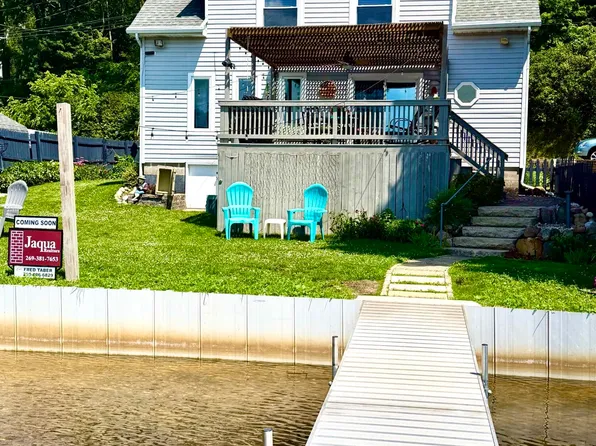7776 S Tulip Ln, Delton, MI 49046