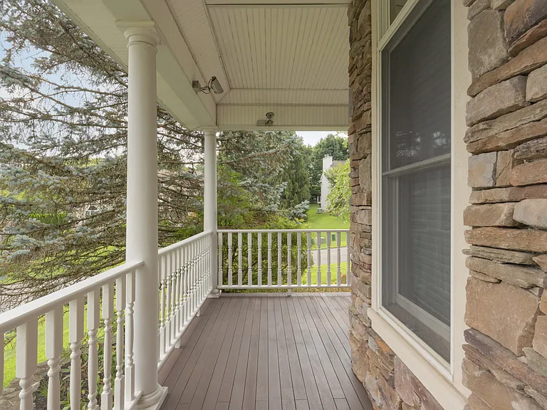 23 Sandyfields Ln — Photo 5