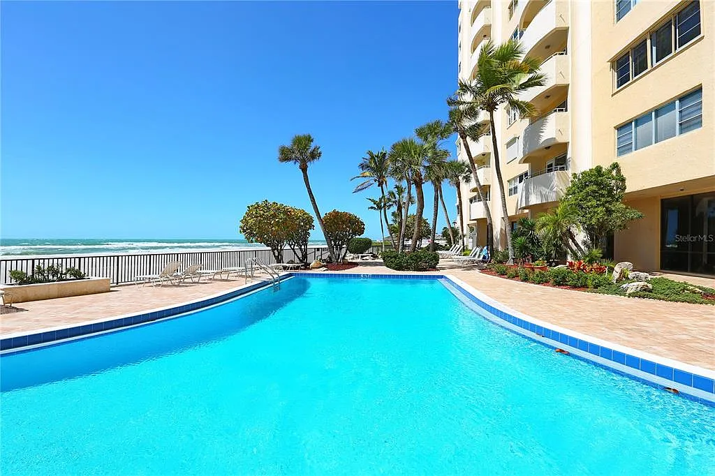 2 bed, 2.0 bath, 1382 sqft, $10,000 — Photo 1