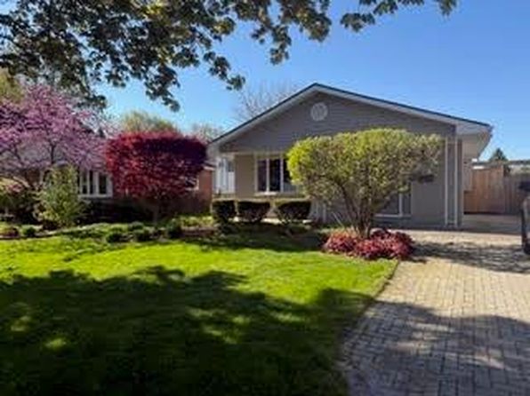 574 Front St, Plympton Wyoming, ON N0N 1T0