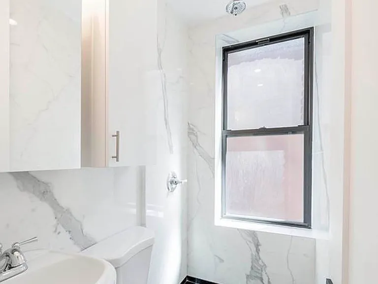 150 E 2nd St #5G — Photo 4