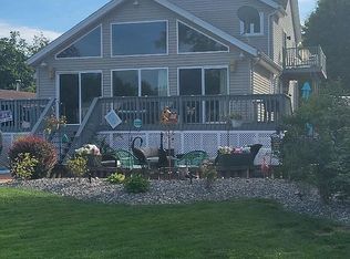 35679 W Island Dr, Eastlake, OH 44095