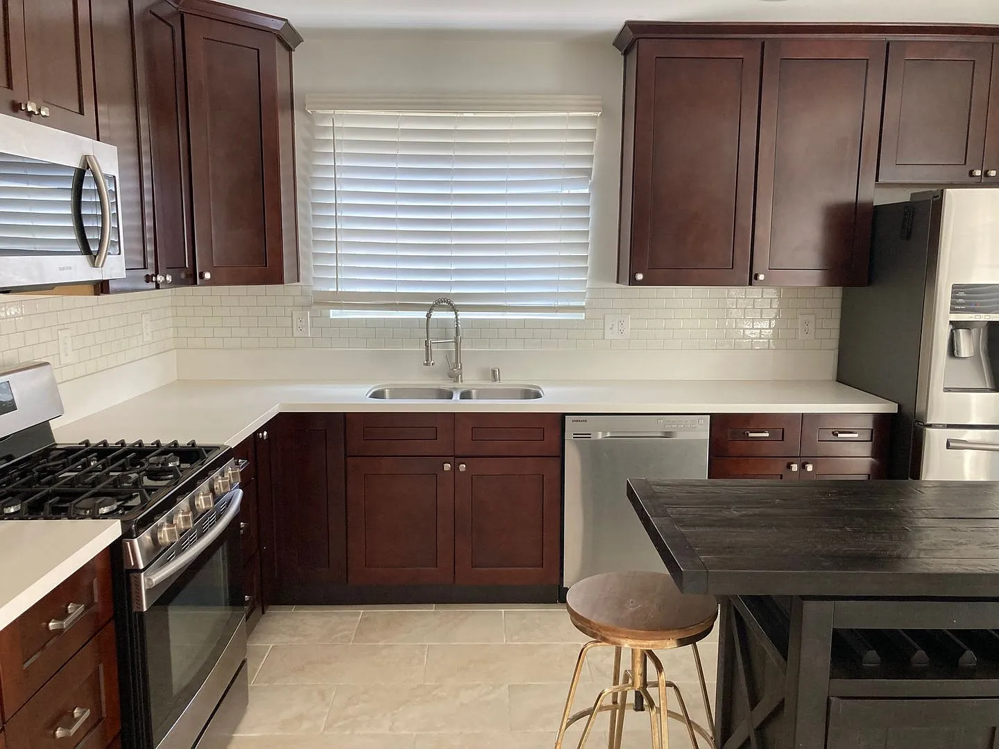 $3,795! Spacious 3-Bedroom, 3-Bathroom Home in Los Angeles! 90047! — Photo 3