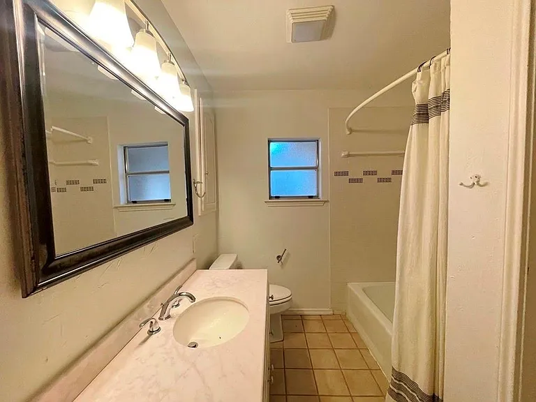 300 El Paso St — Photo 18