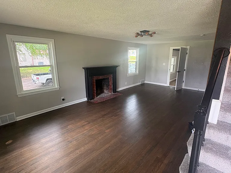 3300 E Meyer Blvd — Photo 3