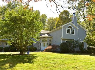 29 Flint Rock Rd, Stamford, CT 06903