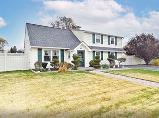 53 Academy Ln, Levittown, NY 11756