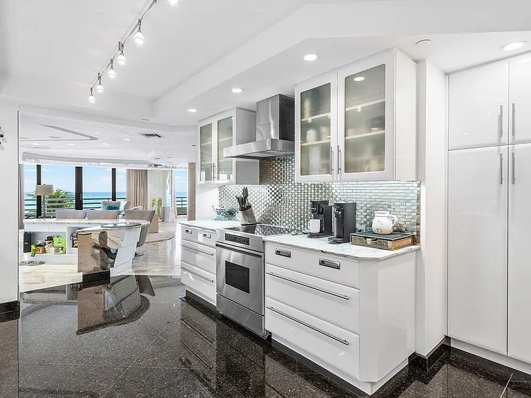1500 S Ocean Blvd #303 — Photo 7