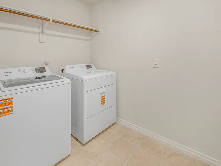 617 Camden Dr — Photo 8
