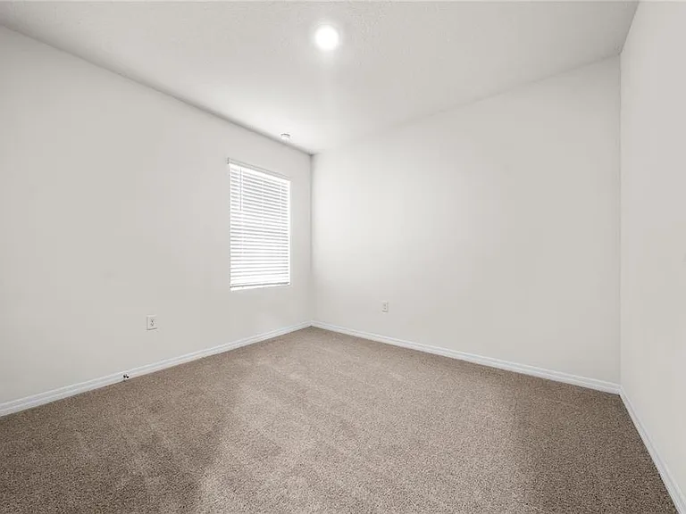 2667 Swooping Sparrow Dr — Photo 16