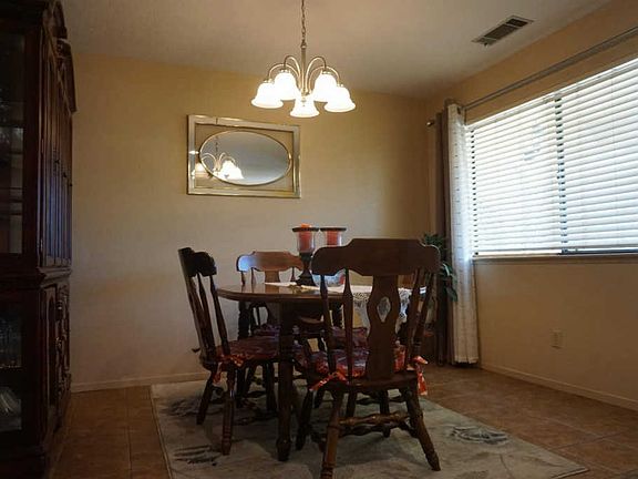 4th image of 3532 S Willis Ct