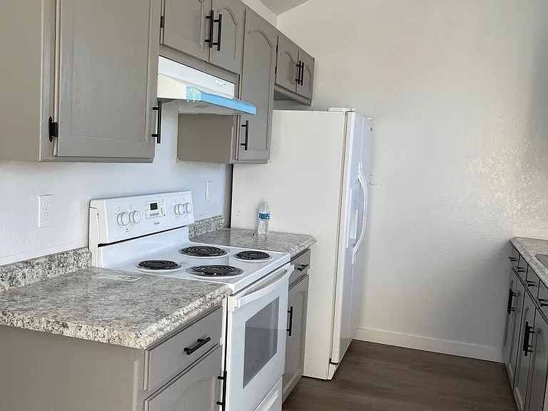 2907 Roosevelt Ave — Photo 8