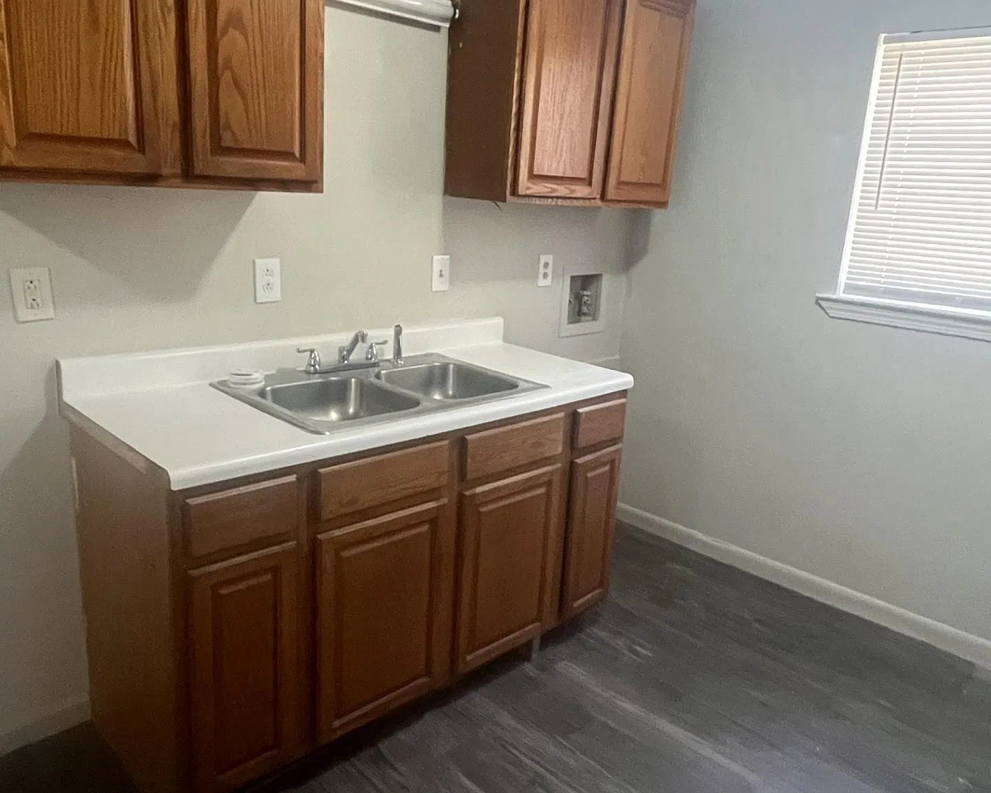 2 bed, 1.0 bath, $650 — Photo 4