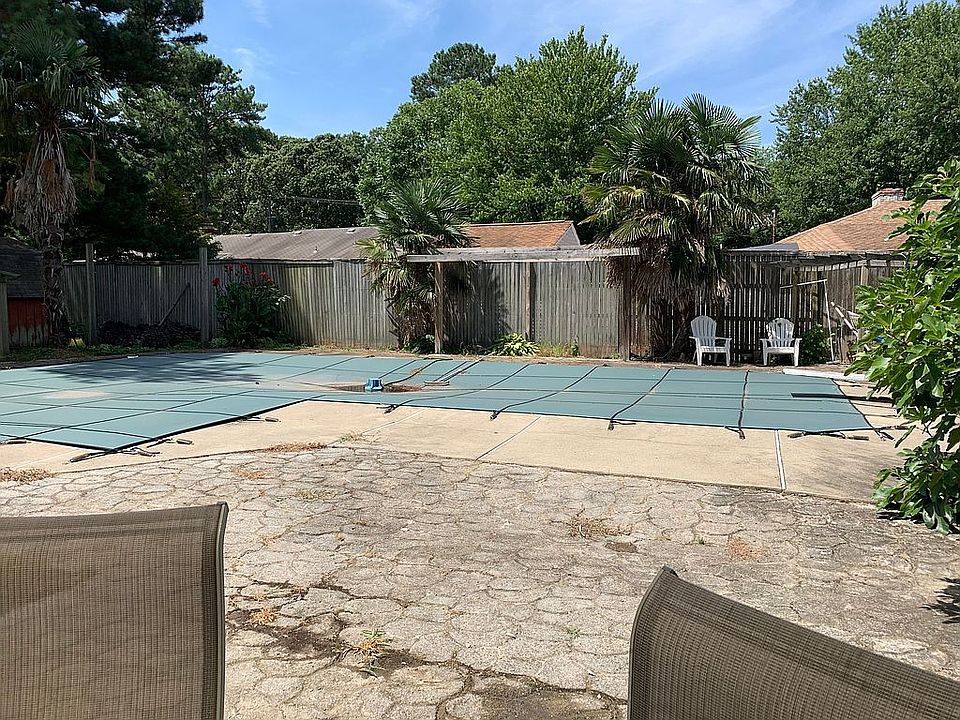 2nd image of 629 Manor Dr