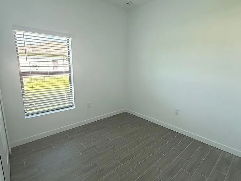 1506 Gary Ln — Photo 7