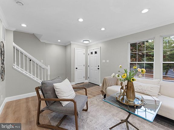 5th image of 530 Galahad Ct