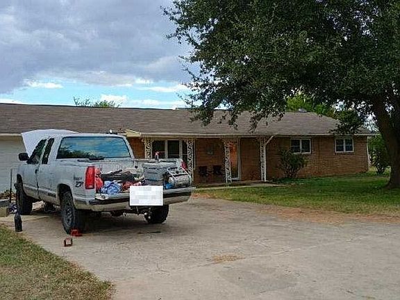 3rd image of 2 Mistletoe Ln