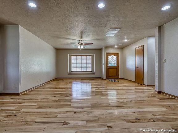3rd image of 5756 Willow Brook Ln