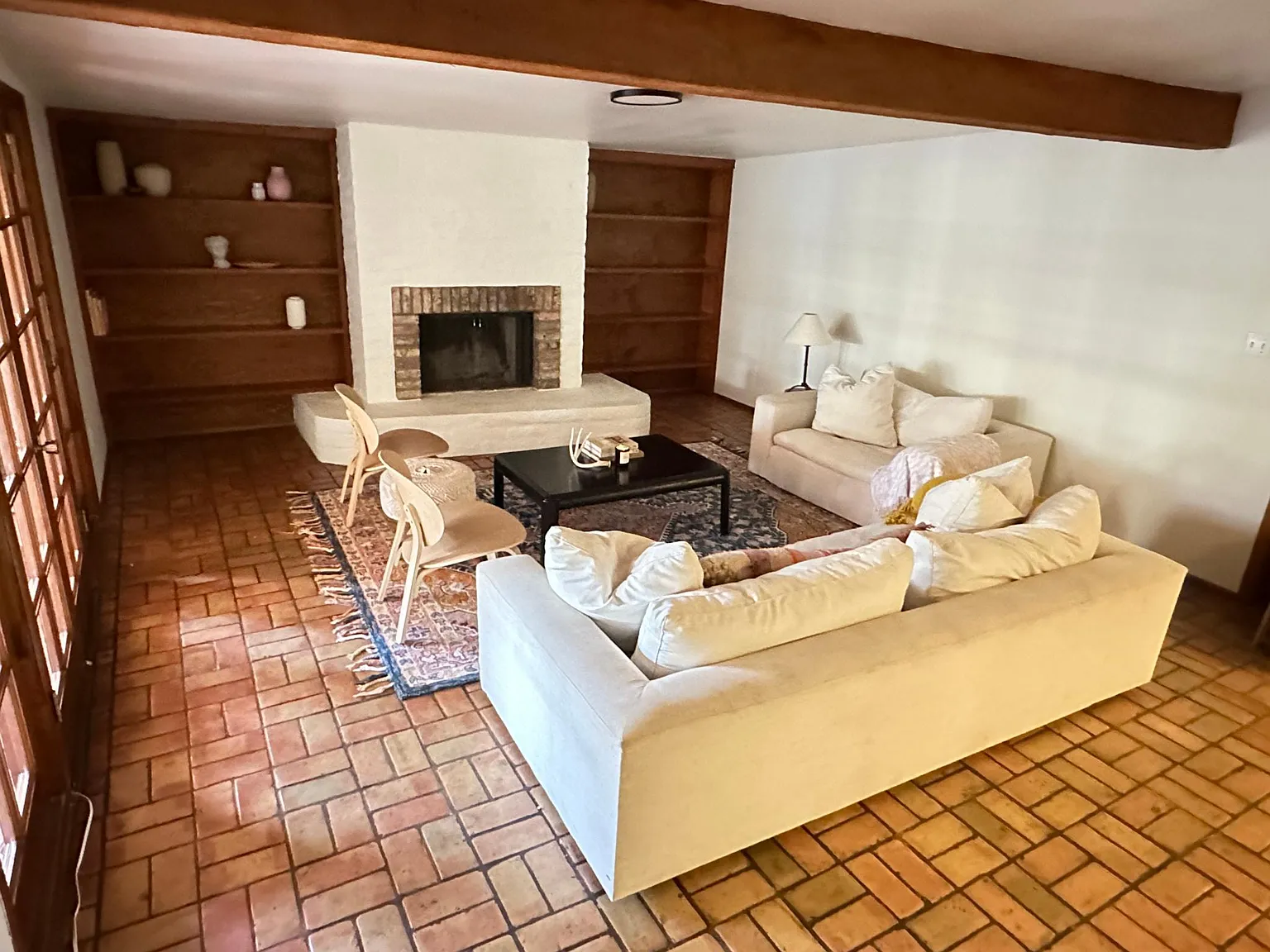 519 E Alameda Dr — Photo 2