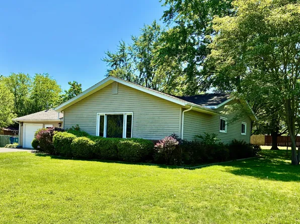 315 E Johnson St, Enfield, IL 62835