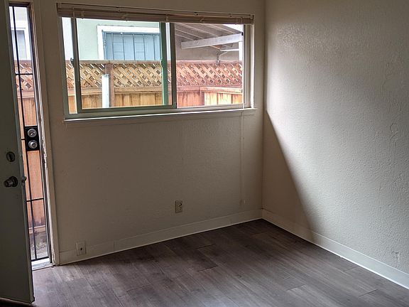 4th image of 2481 Clyda Dr