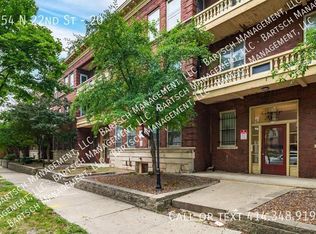 754 N 22nd St #20, Milwaukee, WI 53233
