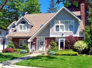 131 Bulson Rd, Rockville Centre, NY 11570