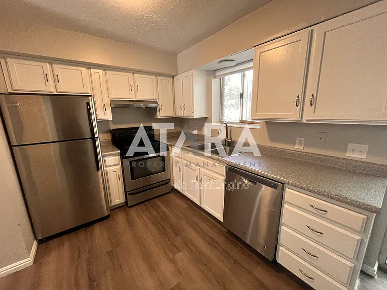 Pine Terrace — Photo 15