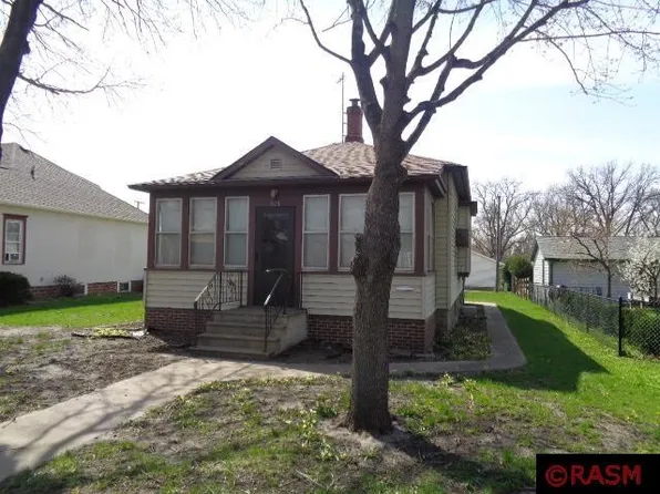 307 Walnut St SE, Sleepy Eye, MN 56085