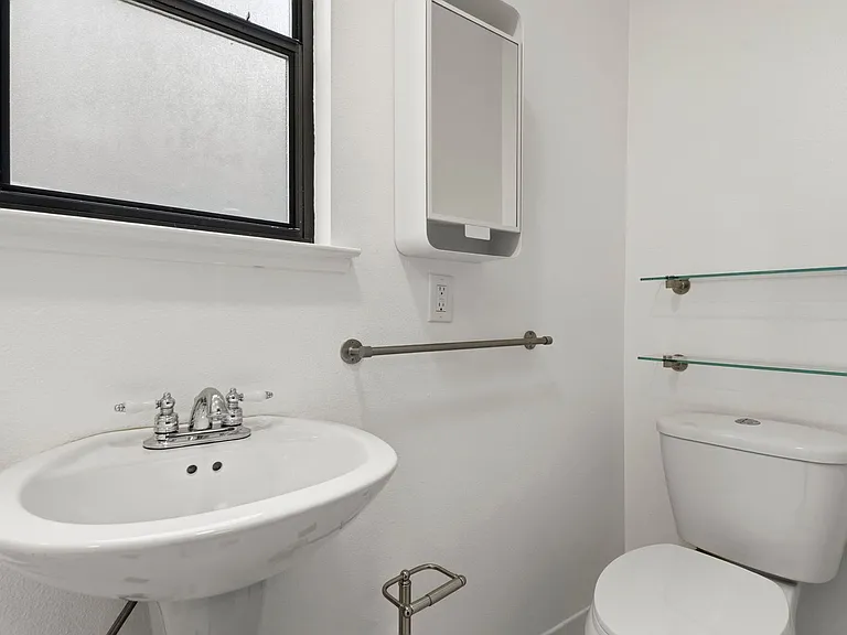 75 Lafayette St #1 — Photo 34