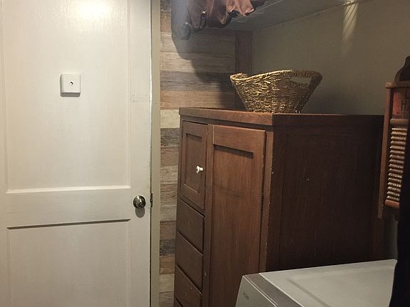 Efficient laundry & pantry
