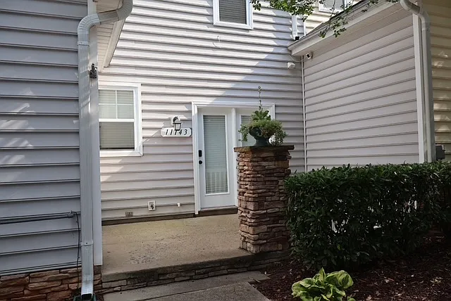 11143 Dundarrach Ln — Photo 12