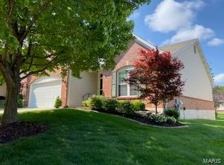 4 Eagle Cove Ln, Saint Charles, MO 63303