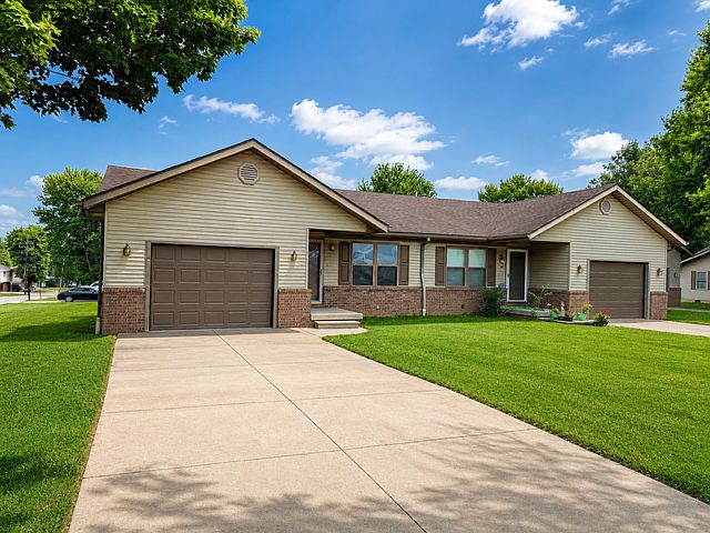 1st image of 410 Donna Ln #410