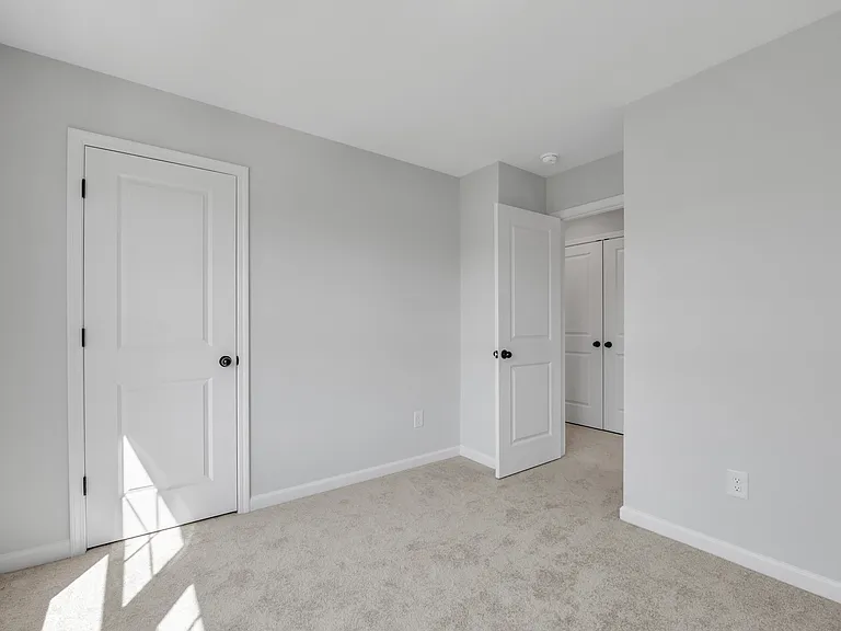 801 York Aly — Photo 5