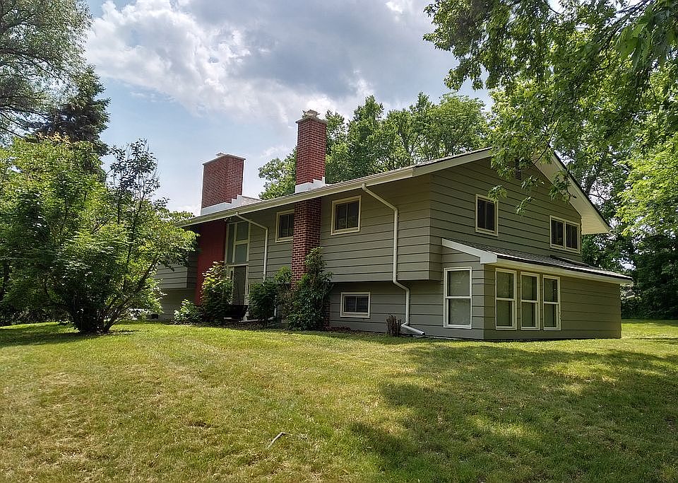1st image of 16 Nanuwitt Ln